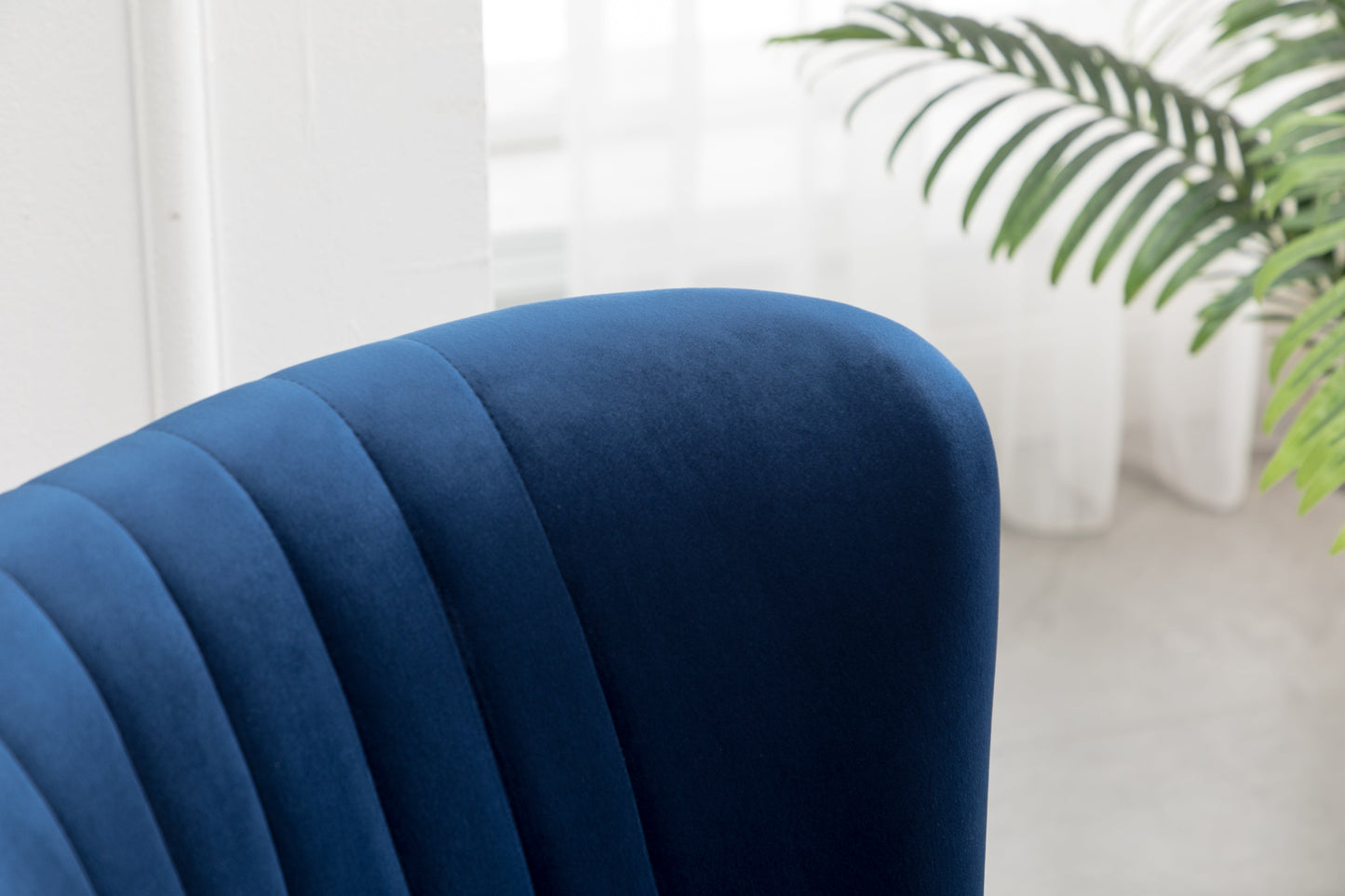 Roundhill Furniture Elon Contemporary Velvet Upholstered Accent Chair, Blue