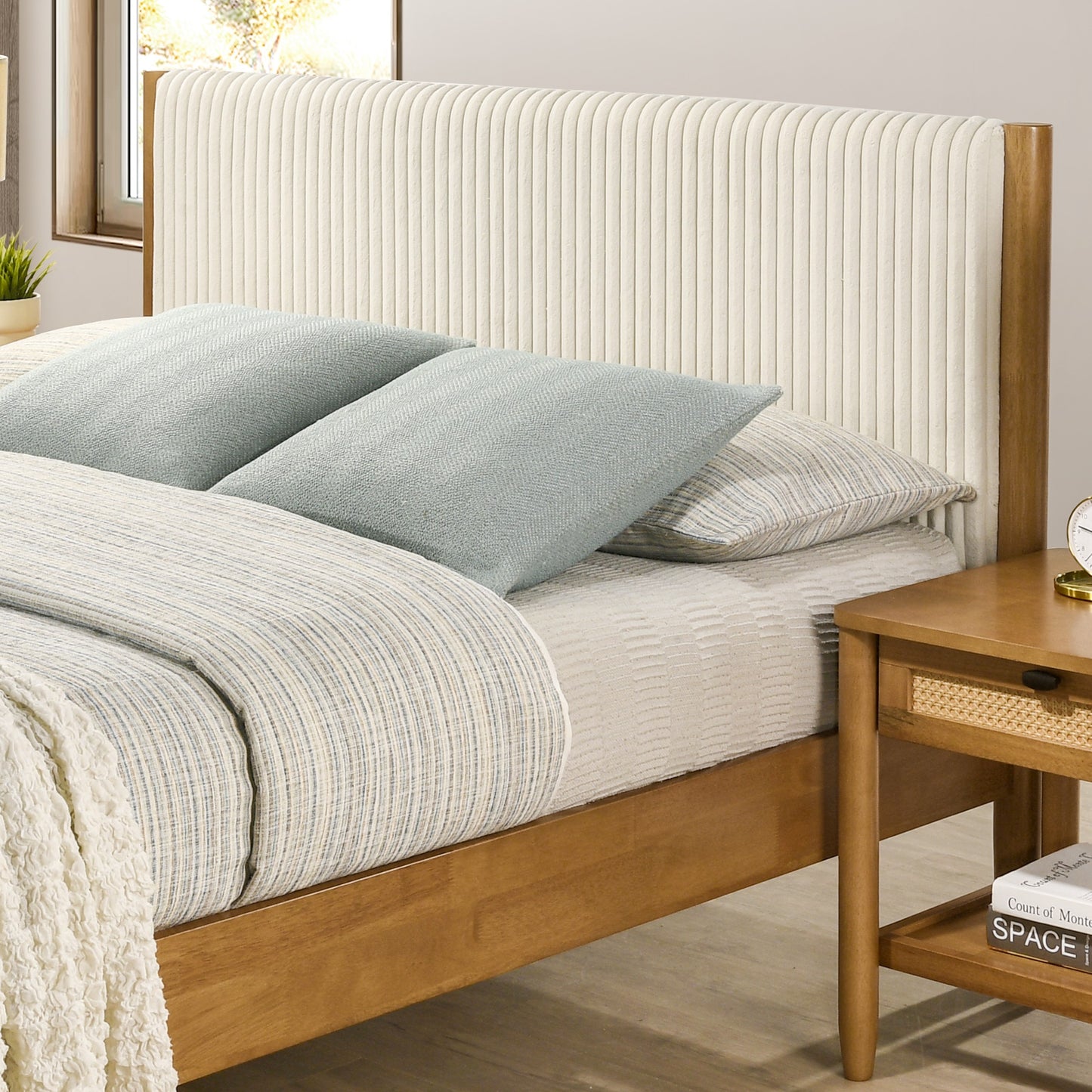 Roundhill Furniture Vichy 5-Piece Rubberwood Bedroom Set with Upholstered Bed, Dresser, Mirror, and 2 Nightstands