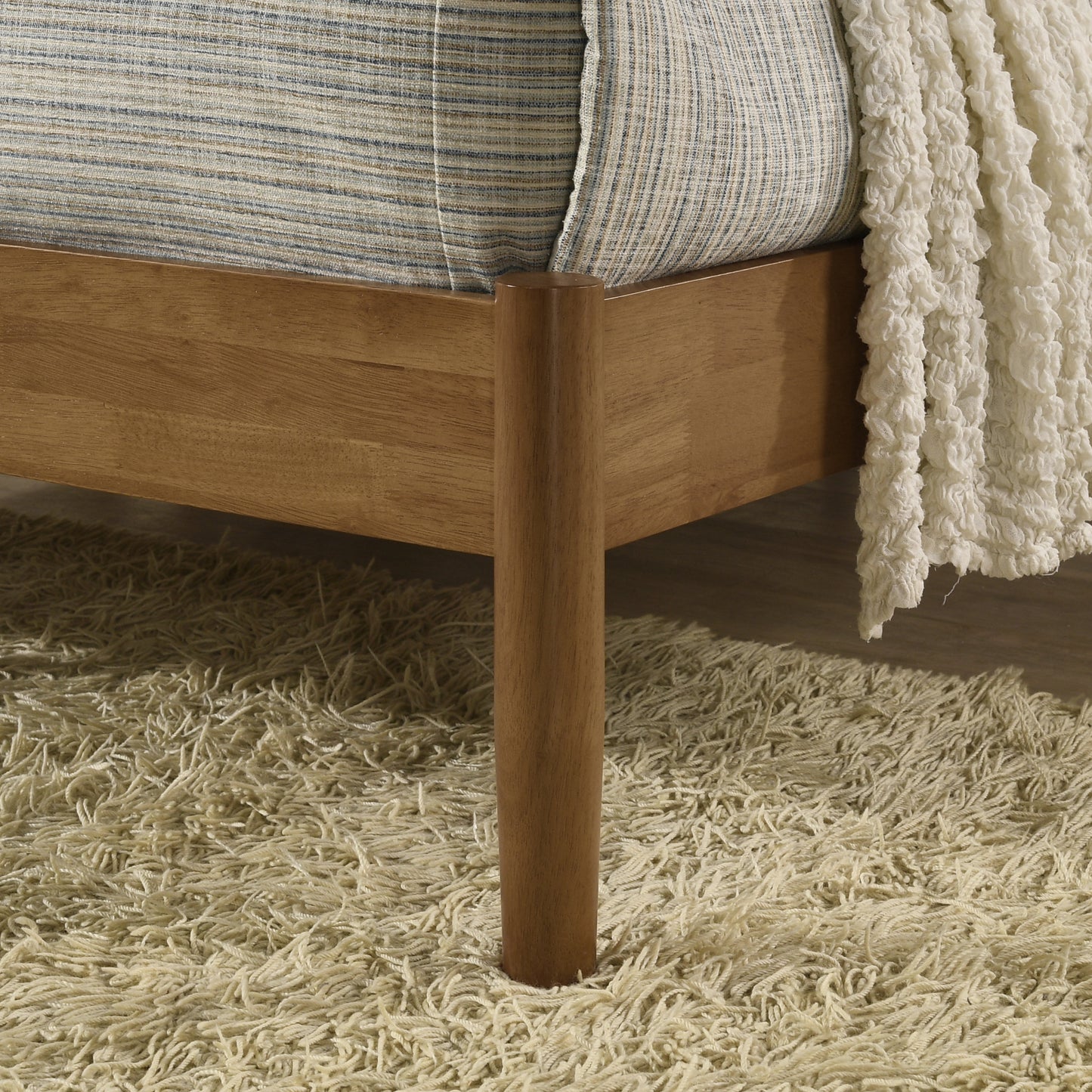 Roundhill Furniture Vichy Rubberwood Platform Bed in Light Walnut