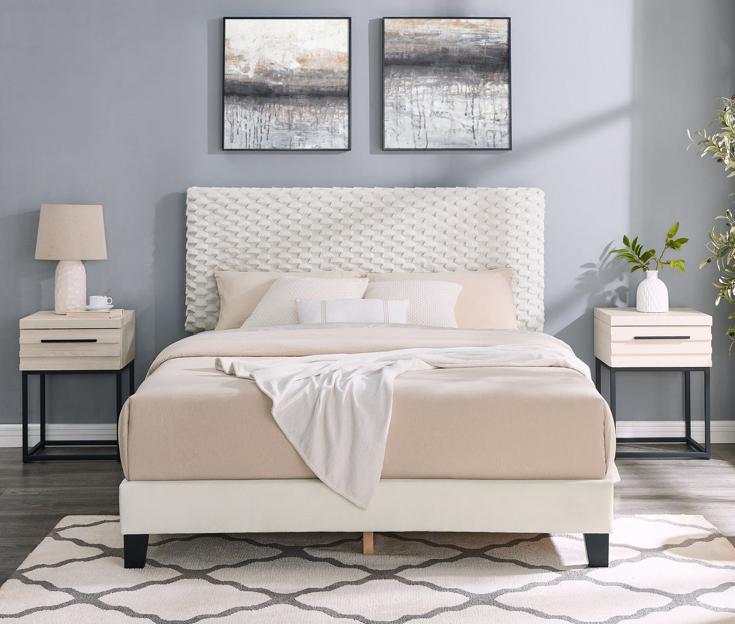 Roundhill Furniture Findlay 3-Piece Bedroom Set, Plush 3D Upholstered Bed with Two Nightstands