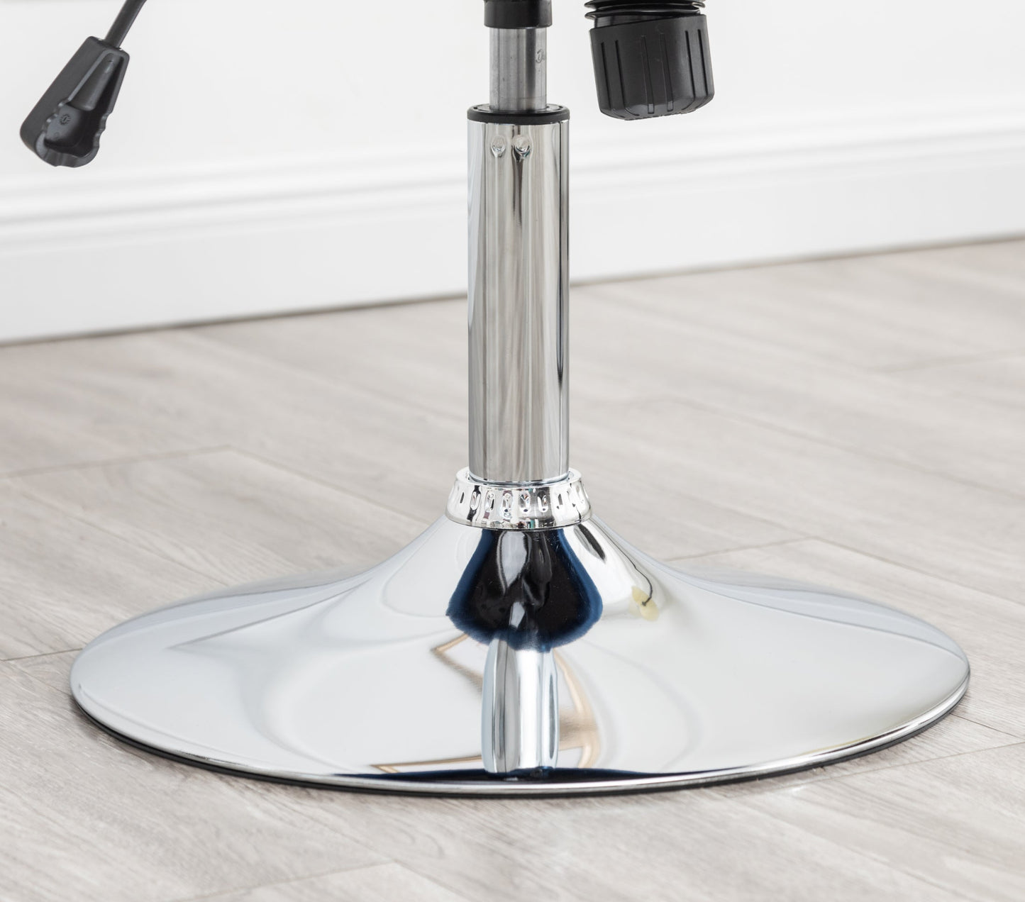 Noas Velvet Upholstered Tufted Back Swivel Accent Chair, Mauve