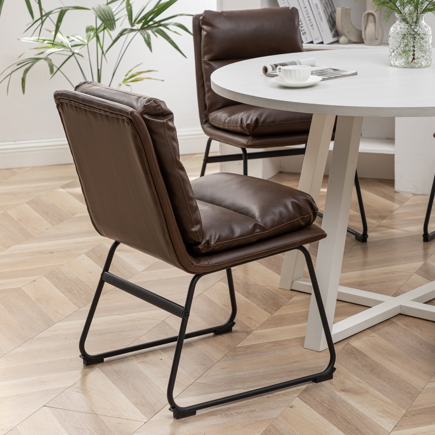 Roundhill Furniture Innes Round Dining Set, Trestle Dining Table with 4 Stylish Chairs, 5-Piece