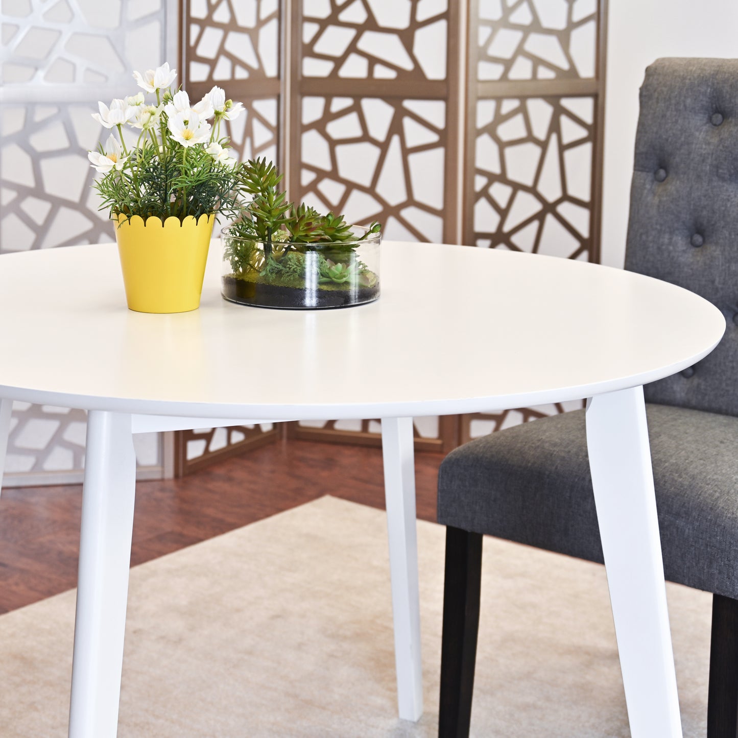 Roundhill Furniture Roma Contemporary Round Dining Table, White