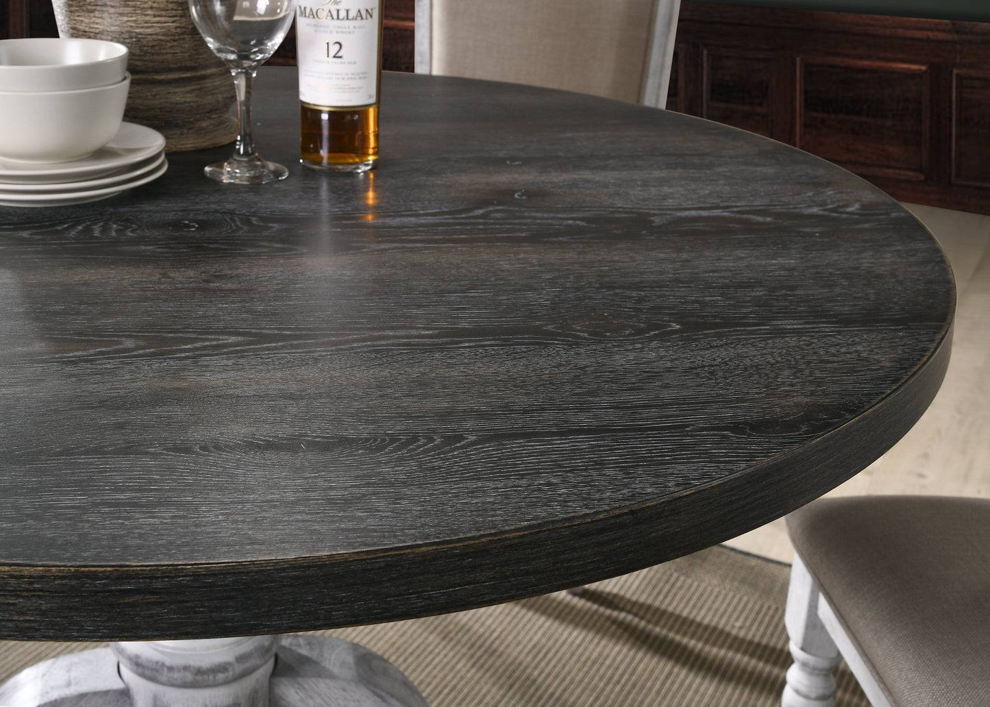 Roundhill Furniture Iris Round Pedestal Wood Dining Table
