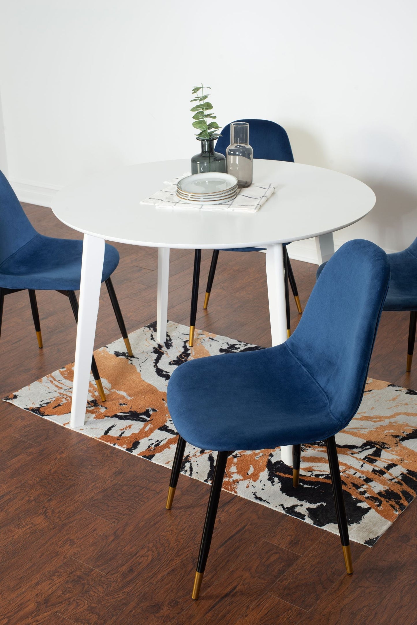 Roundhill Furniture Lassan Contemporary Dining Set, White Round Dining Table with 4 Chairs, 5-Piece