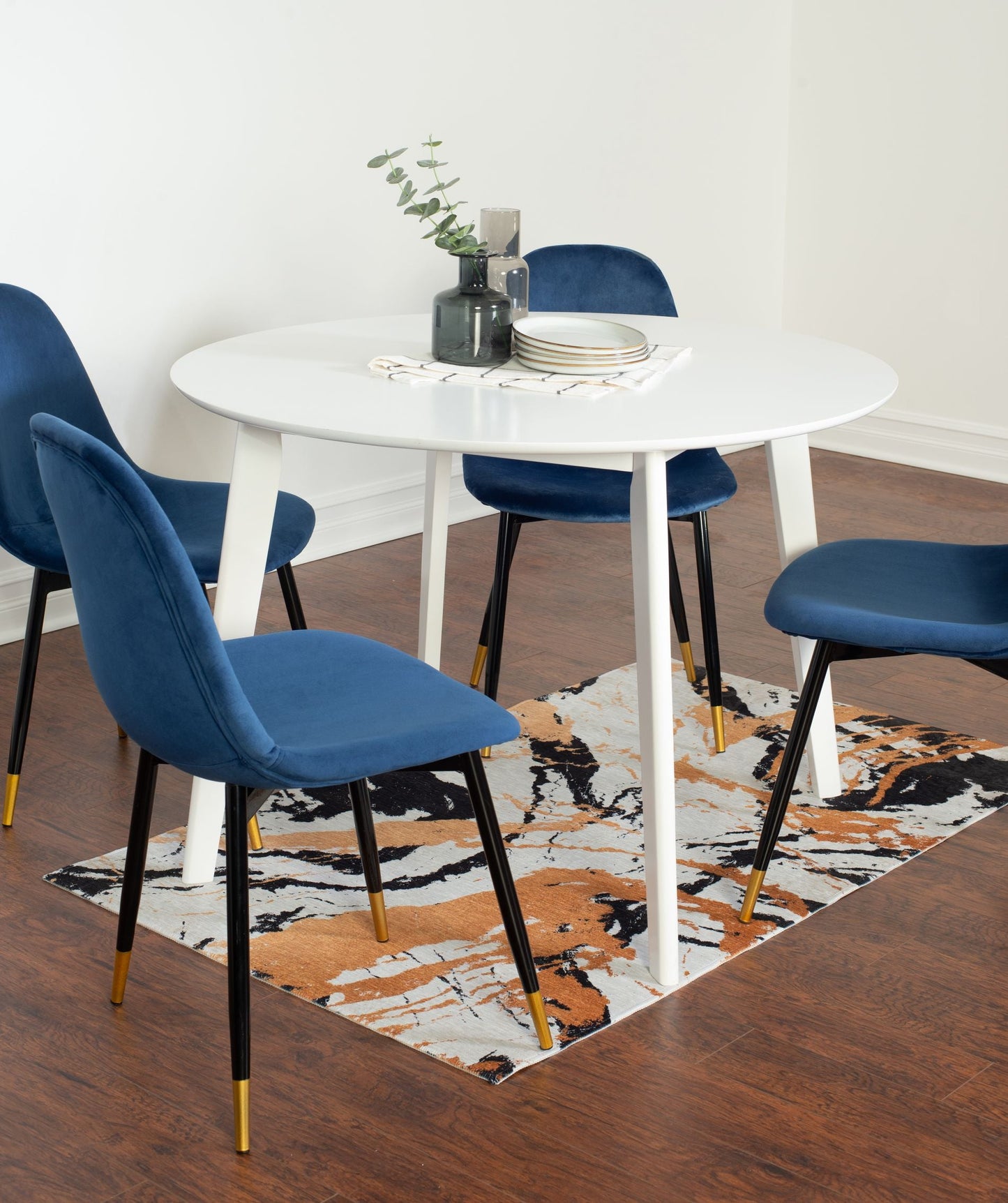 Roundhill Furniture Lassan Contemporary Dining Set, White Round Dining Table with 4 Chairs, 5-Piece