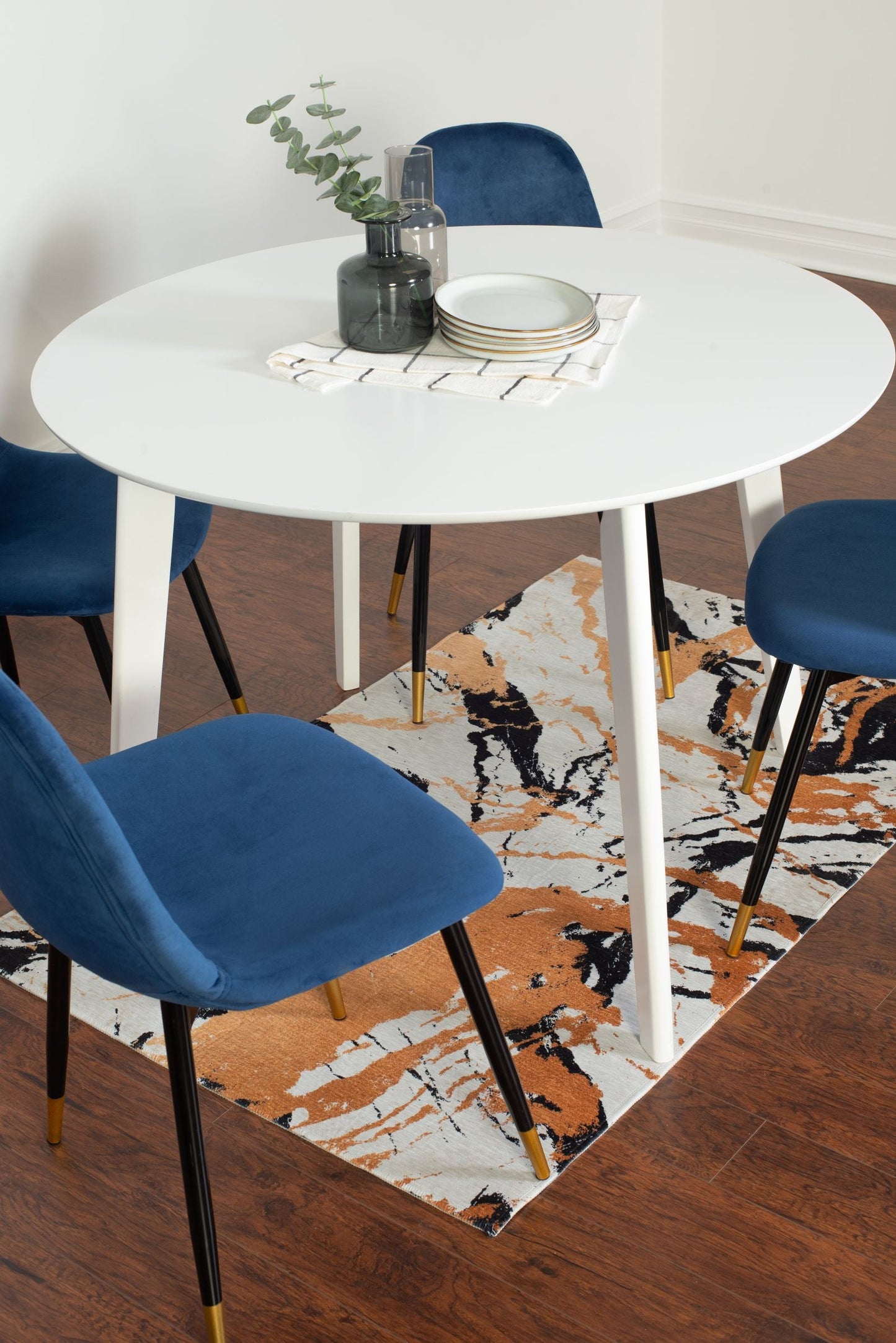 Roundhill Furniture Lassan Contemporary Dining Set, White Round Dining Table with 4 Chairs, 5-Piece