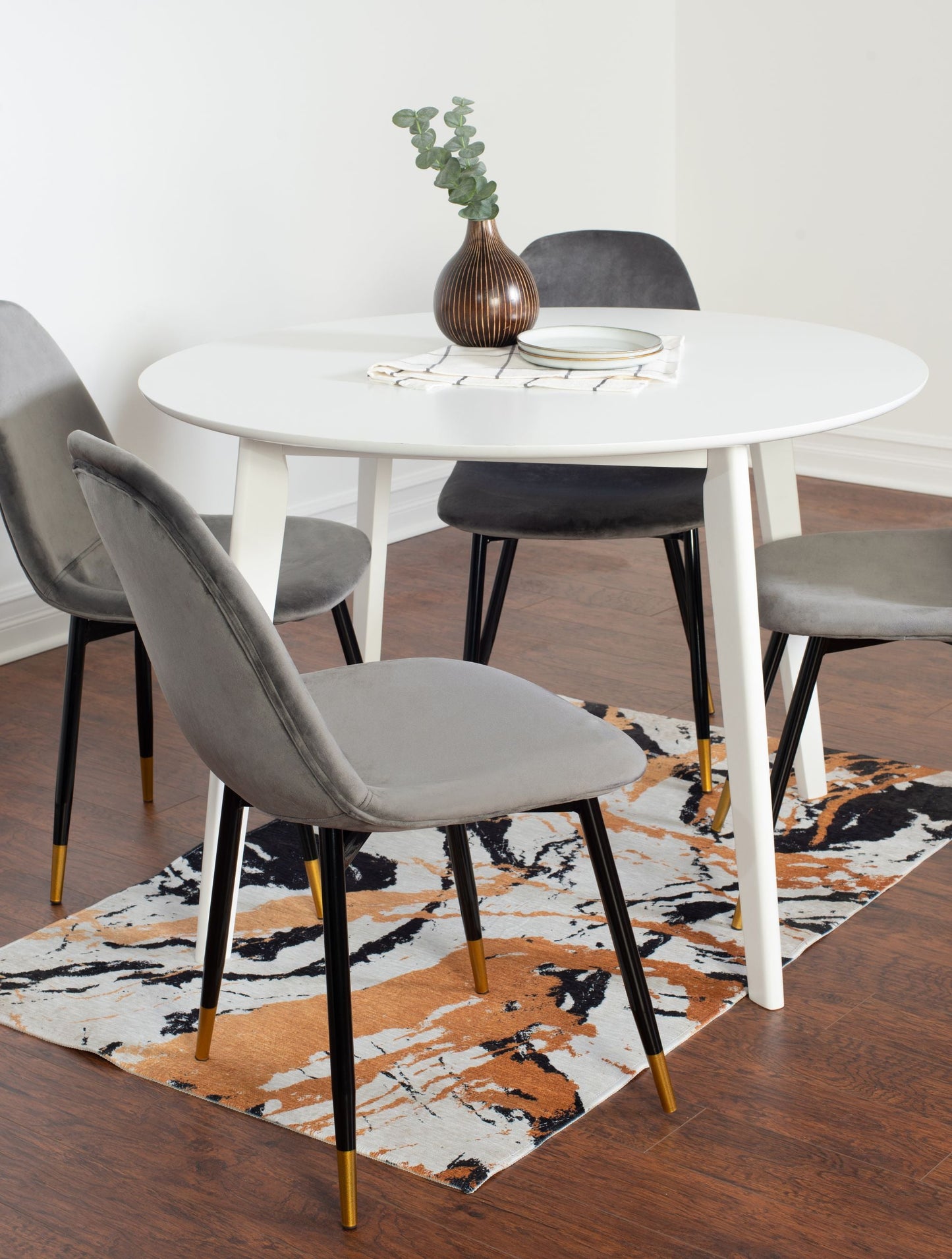 Roundhill Furniture Lassan Contemporary Dining Set, White Round Dining Table with 4 Chairs, 5-Piece