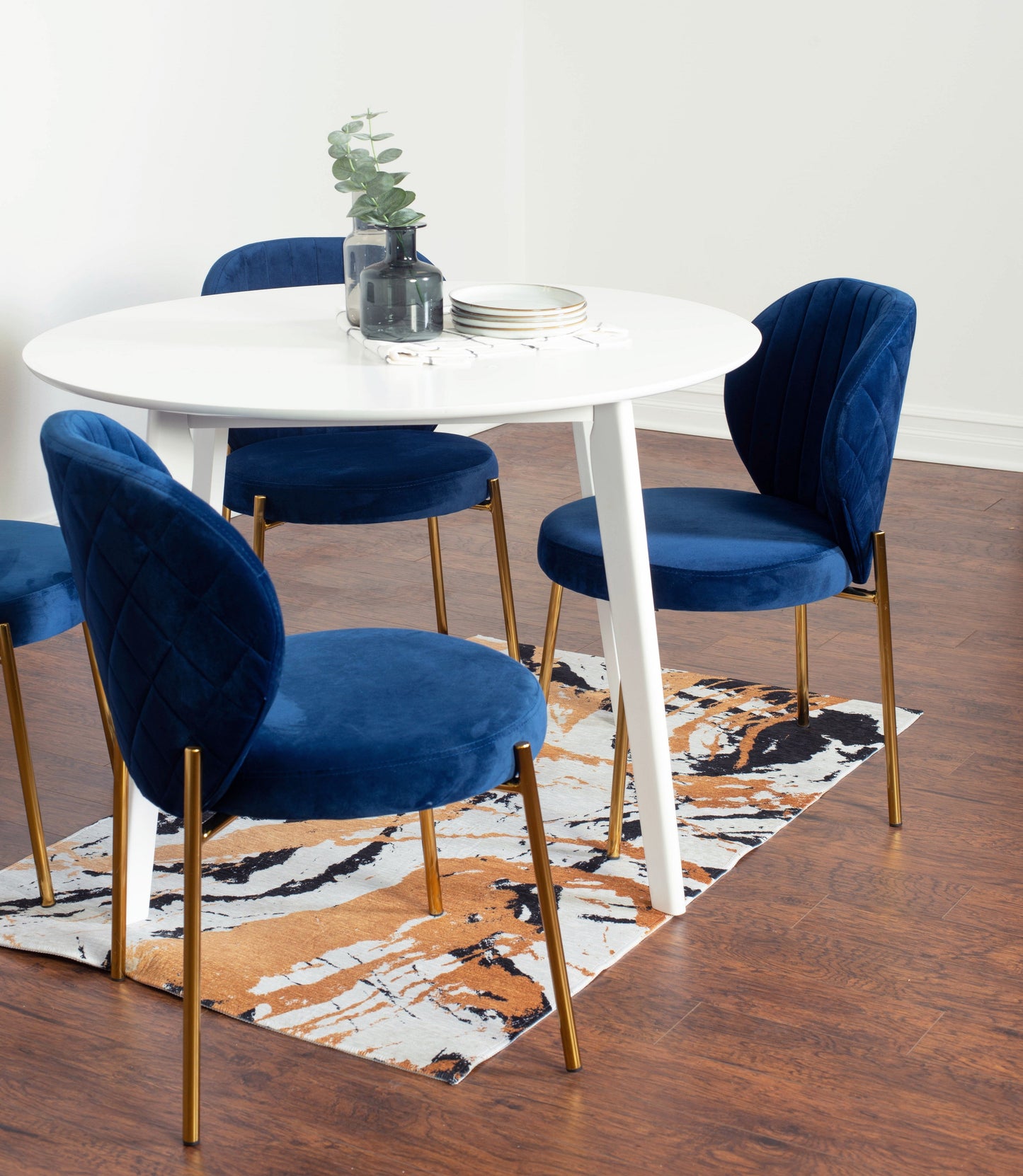 Roundhill Furniture Amoa Contemporary Dining Set, White Round Dining Table with 4 Chairs, 5-Piece