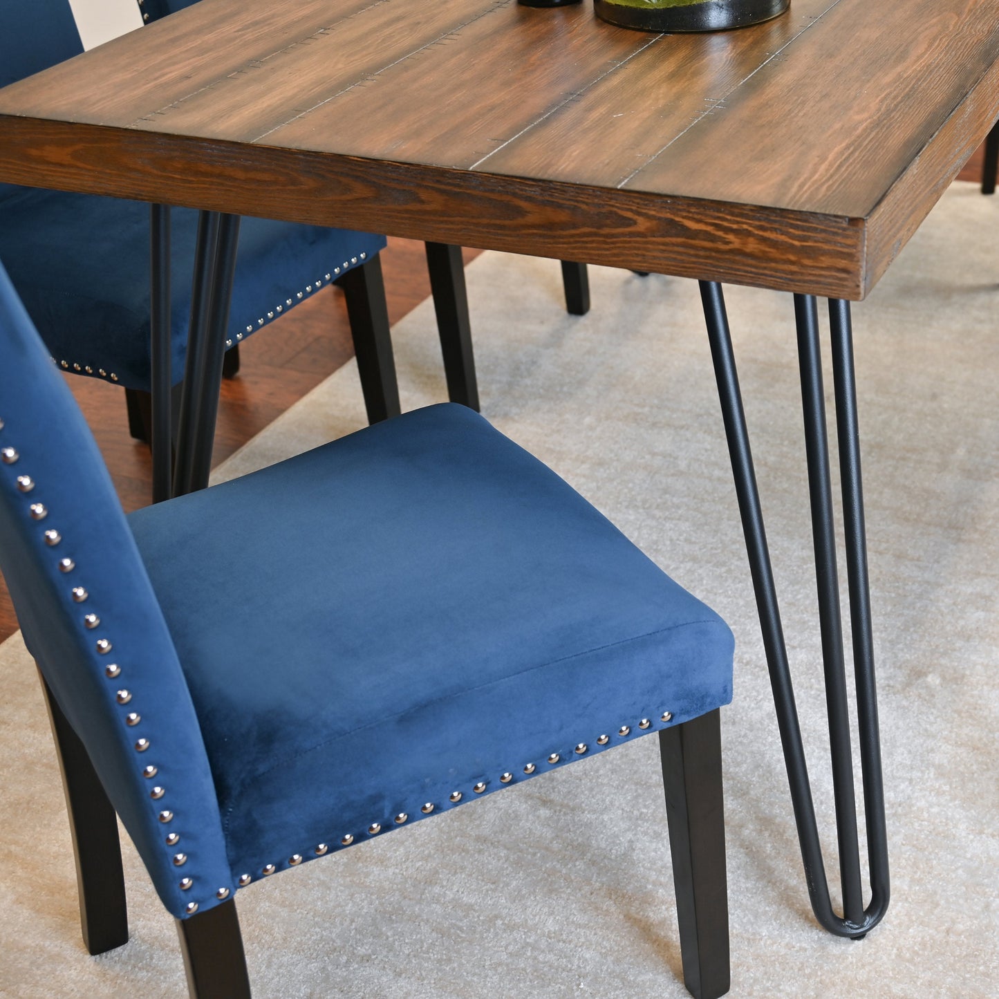 Roundhill Furniture Ashzo Dining Set, Hairpin Dining Table with 4 Chairs, 5-Piece