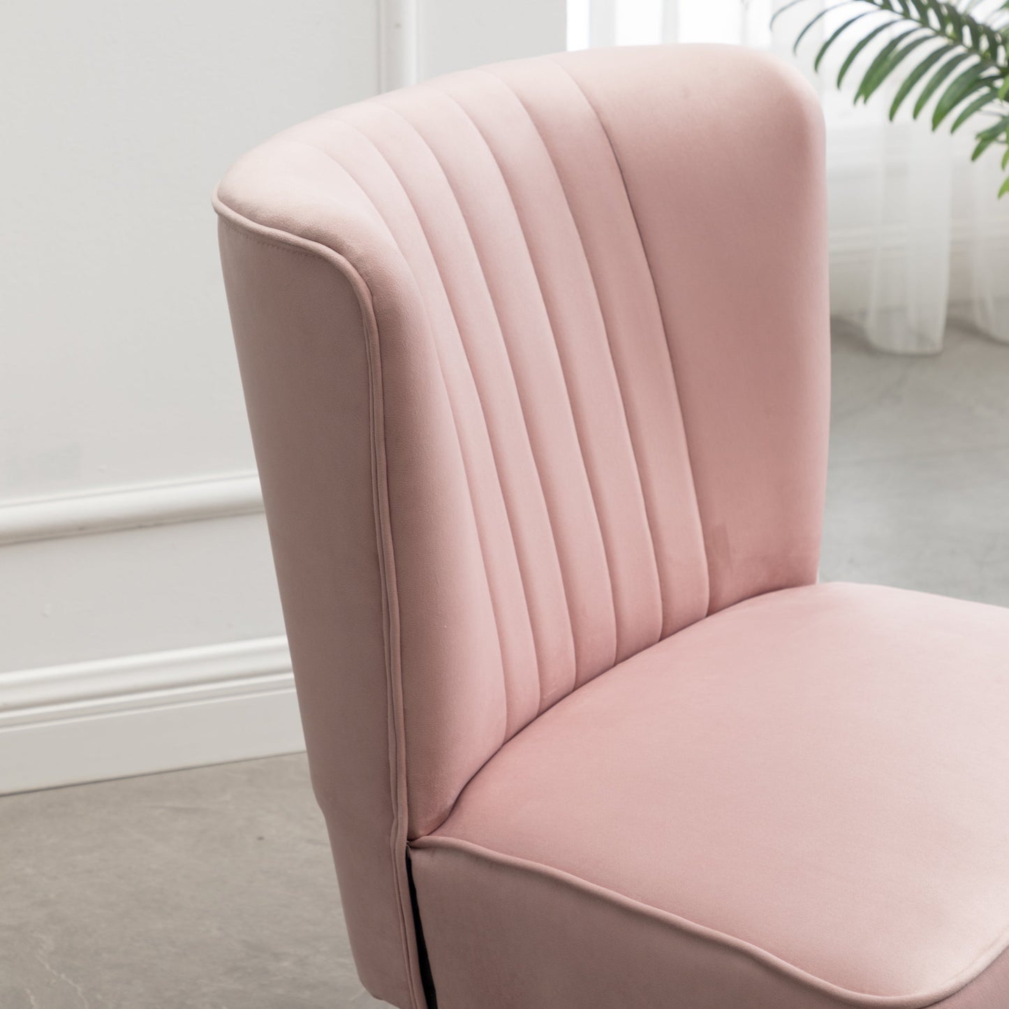 Roundhill Furniture Elon Contemporary Velvet Upholstered Accent Chair, Pink