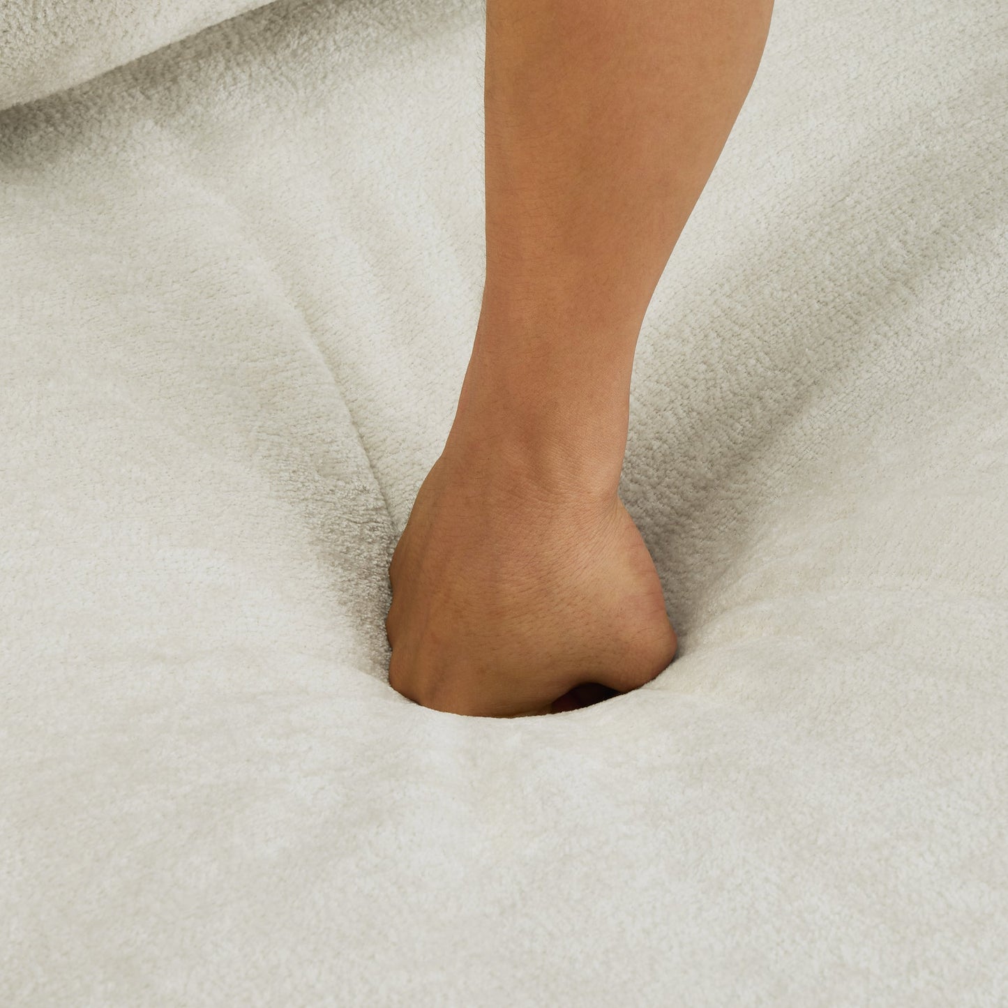 Roundhill Furniture Kelly Mid-Century Modern Velvet Accent Armchair