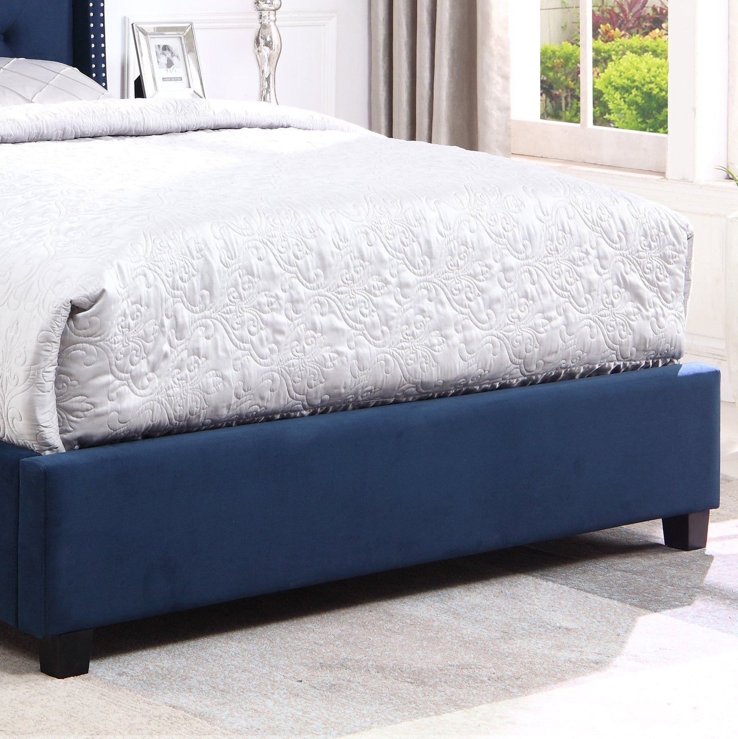 Roundhill Furniture Summit Wingback Tufted Velvet Upholstered Bed, Blue