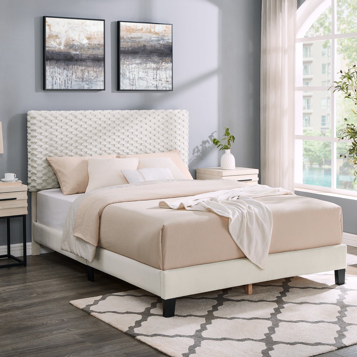 Roundhill Furniture Findlay Plush 3D Upholstered Platform Bed in White Dove