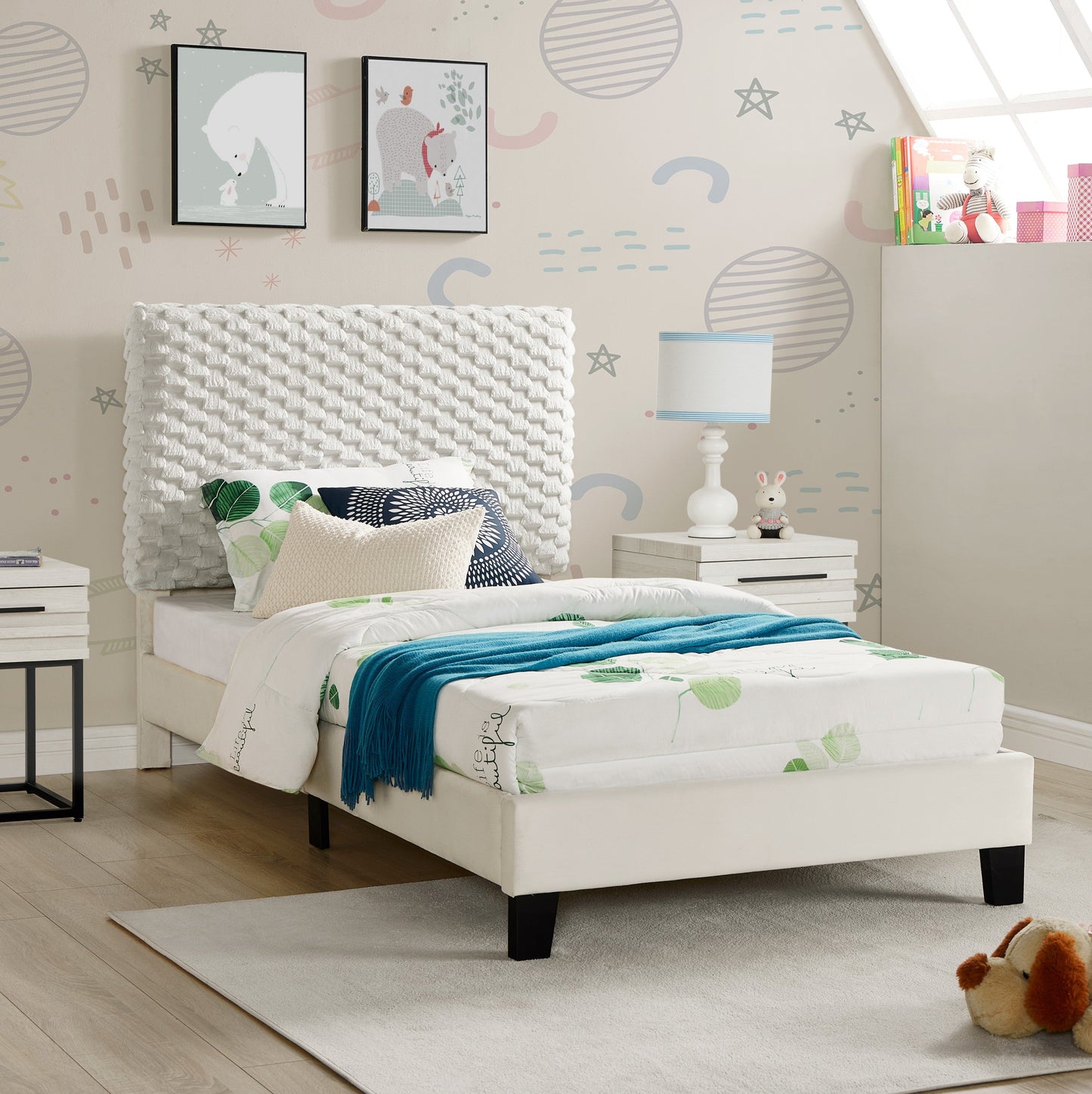 Roundhill Furniture Findlay Plush 3D Upholstered Platform Bed in White Dove