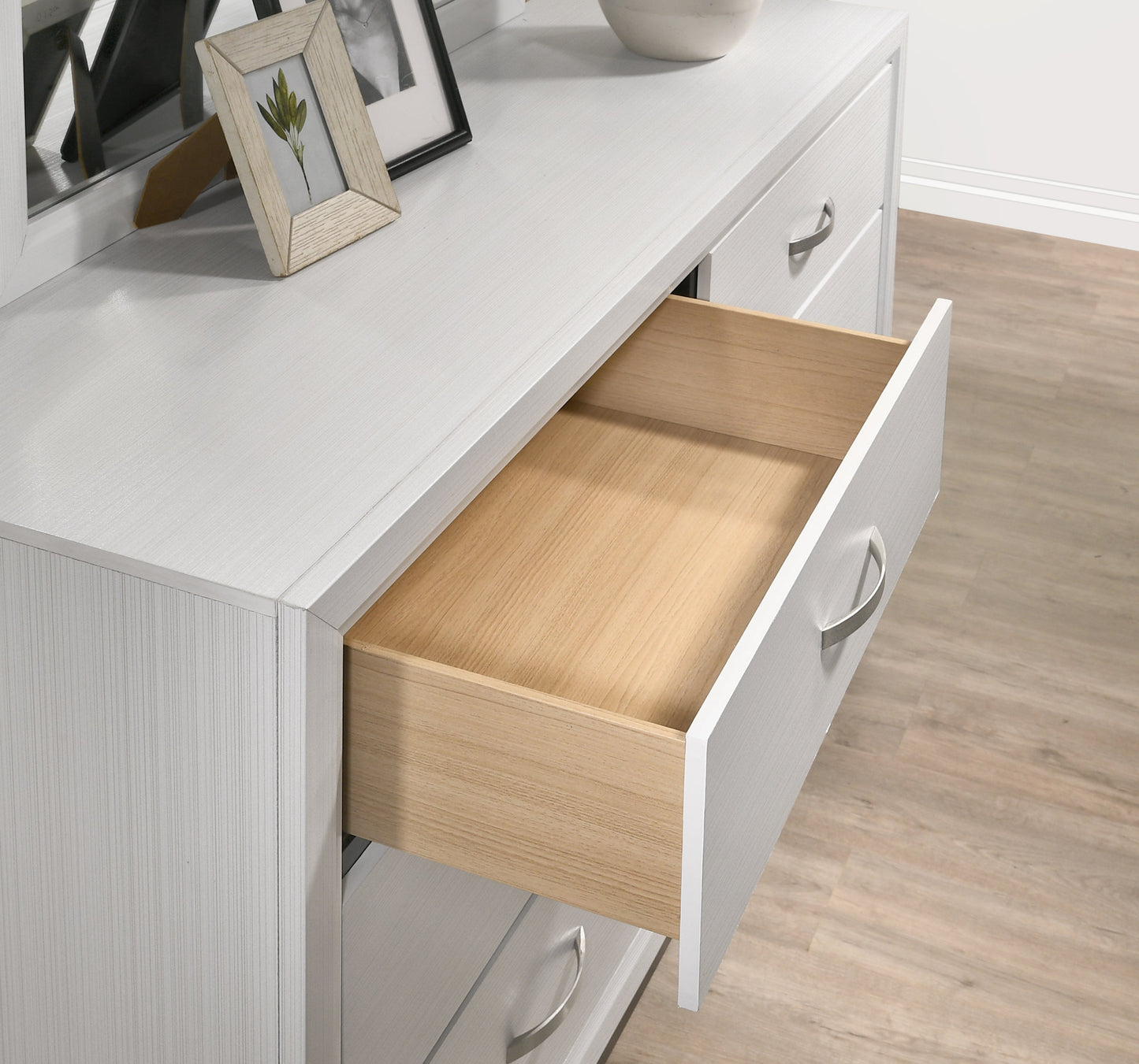 Stout Contemporary 6-Drawer Metal Bar Pulls Wood Dresser, White