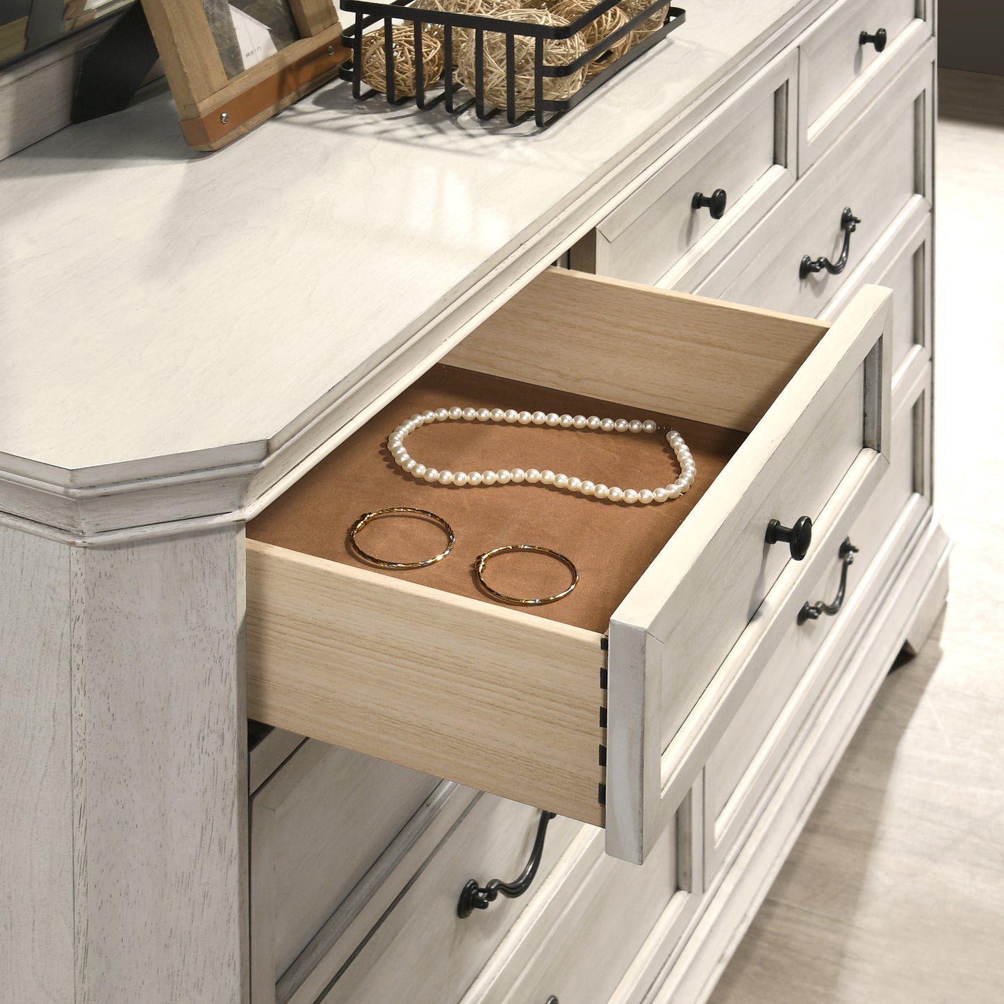 Roundhill Furniture Maderne Traditional Wood 9-Drawer Dresser with Mirror