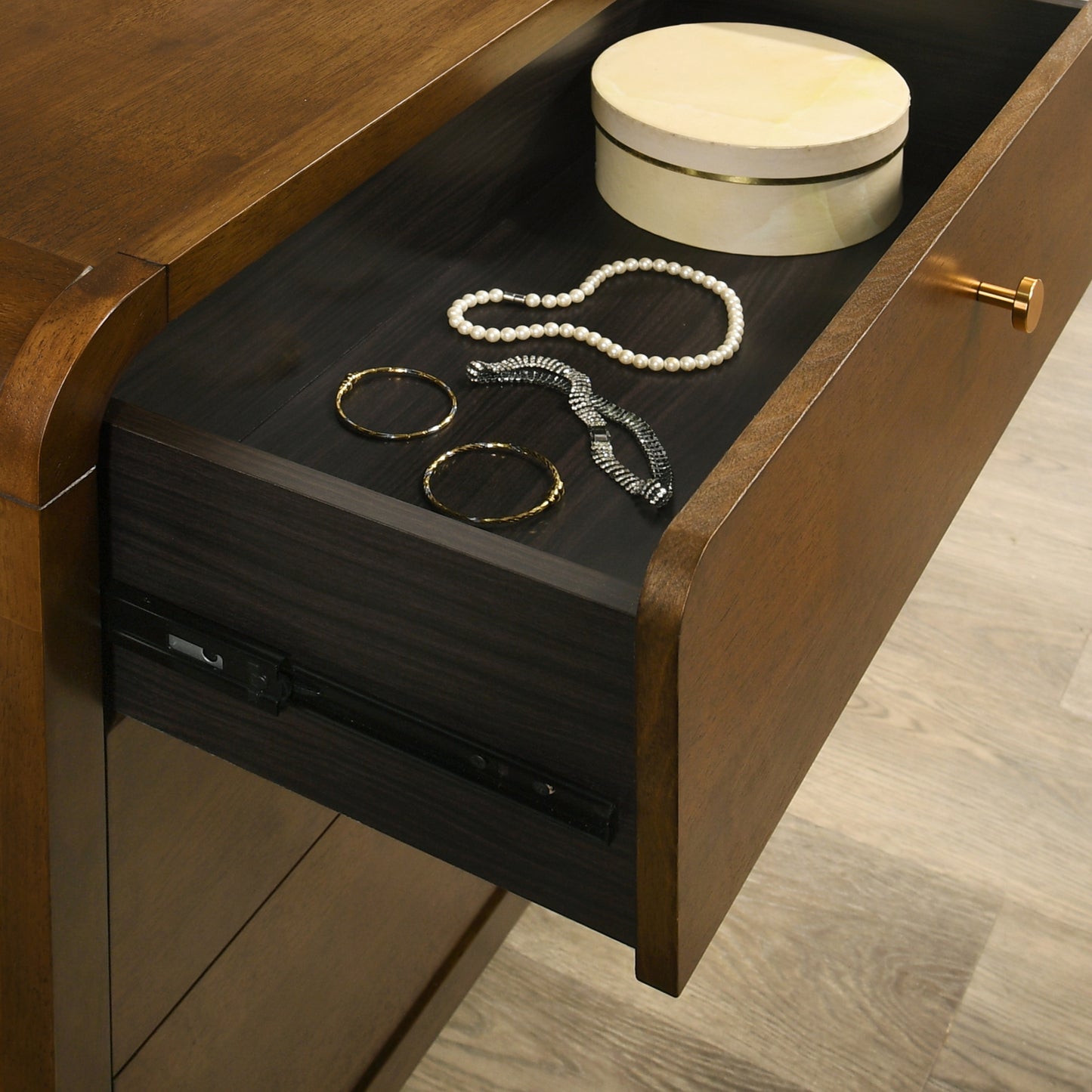 Roundhill Furniture Eldren 4-Drawer Wood Chest with Solid Rubberwood Frame, Walnut Finish