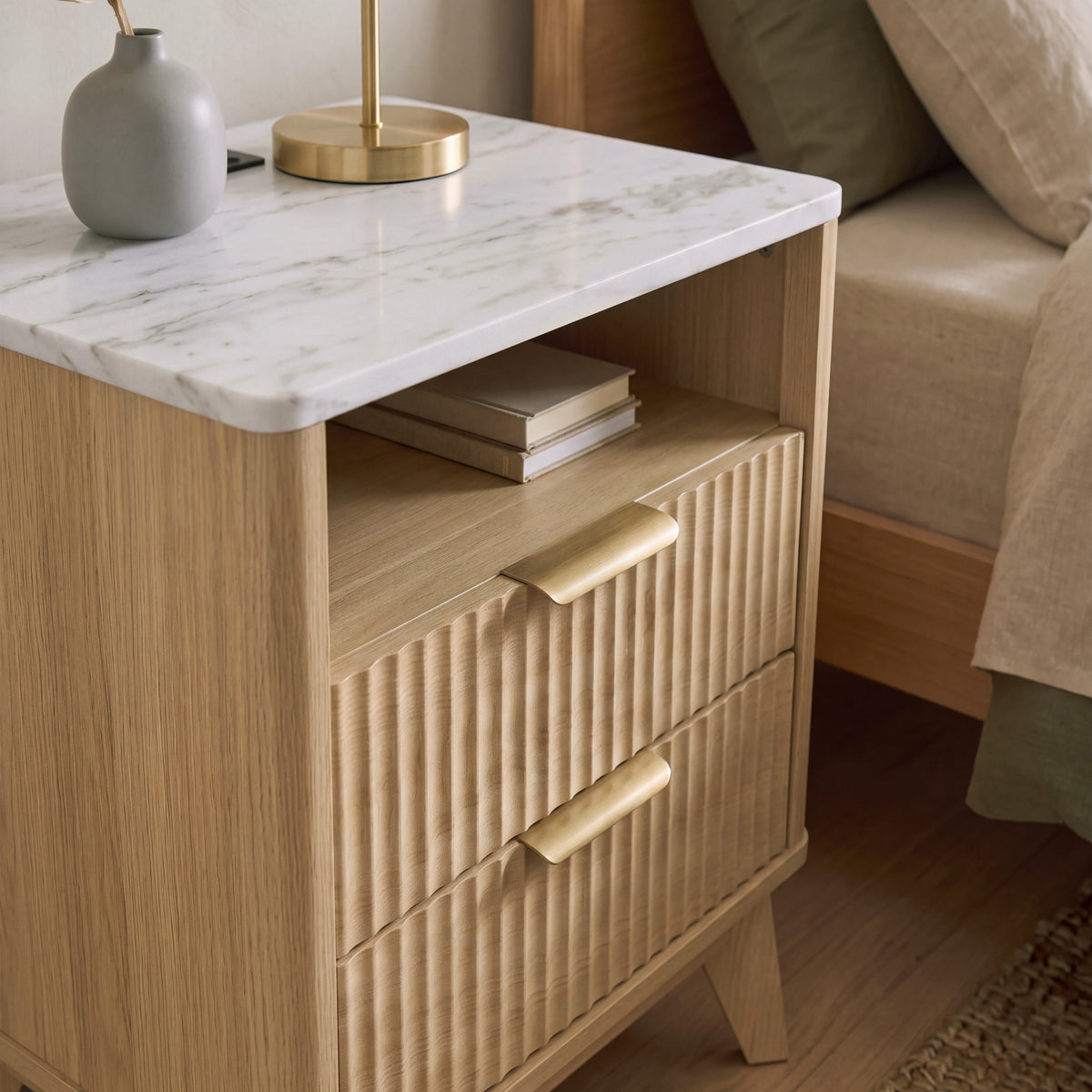 Roundhill Furniture Lyra Mid-Century Modern 2-Drawer Nightstand with Charging Station, Black