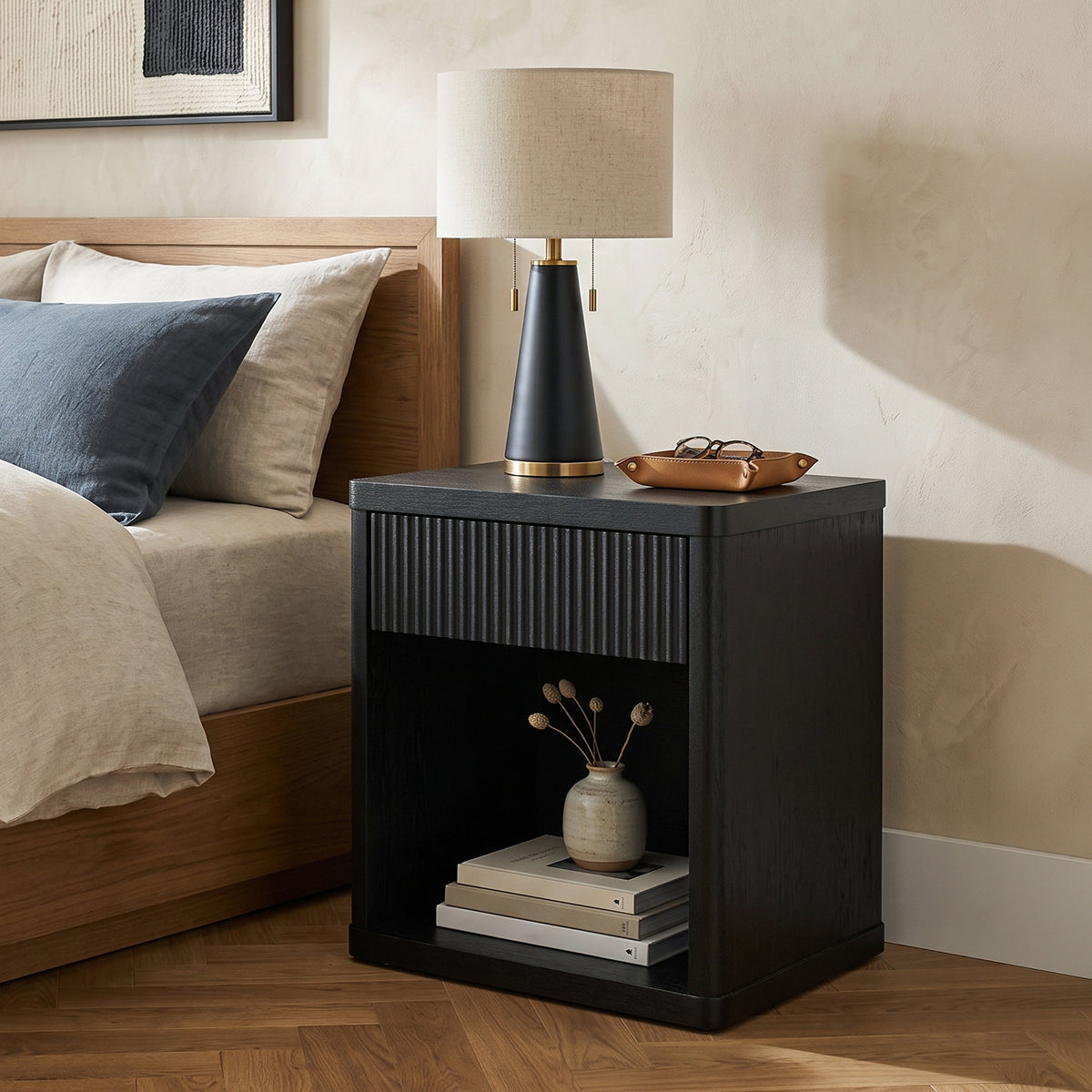 Roundhill Furniture Aria Modern Fluted Nightstand, Side Table