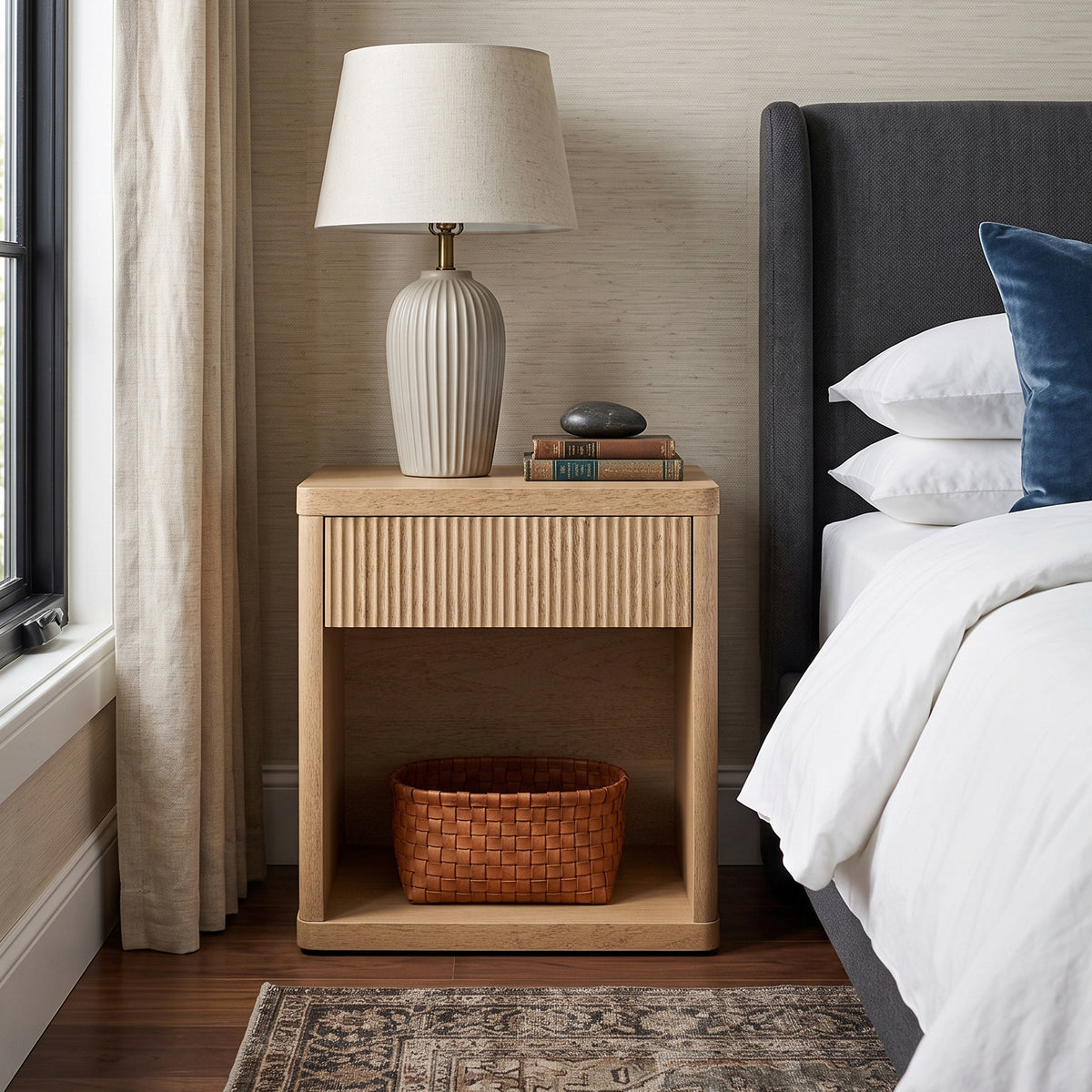 Roundhill Furniture Aria Modern Fluted Nightstand, Side Table