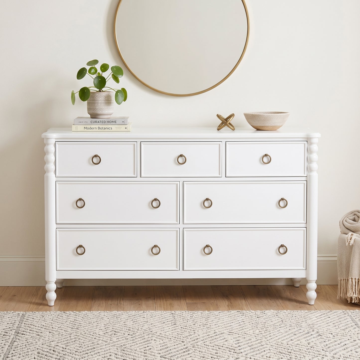 Roundhill Furniture Avellune 7-Drawer Dresser, White Finish
