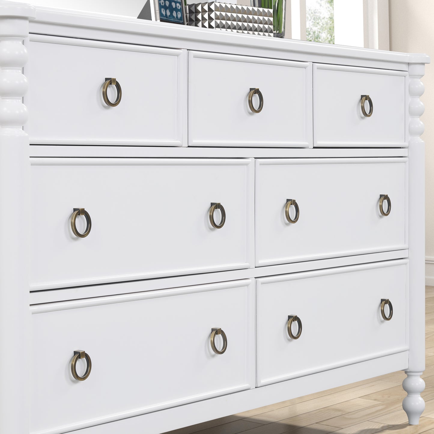Roundhill Furniture Avellune 7-Drawer Dresser, White Finish