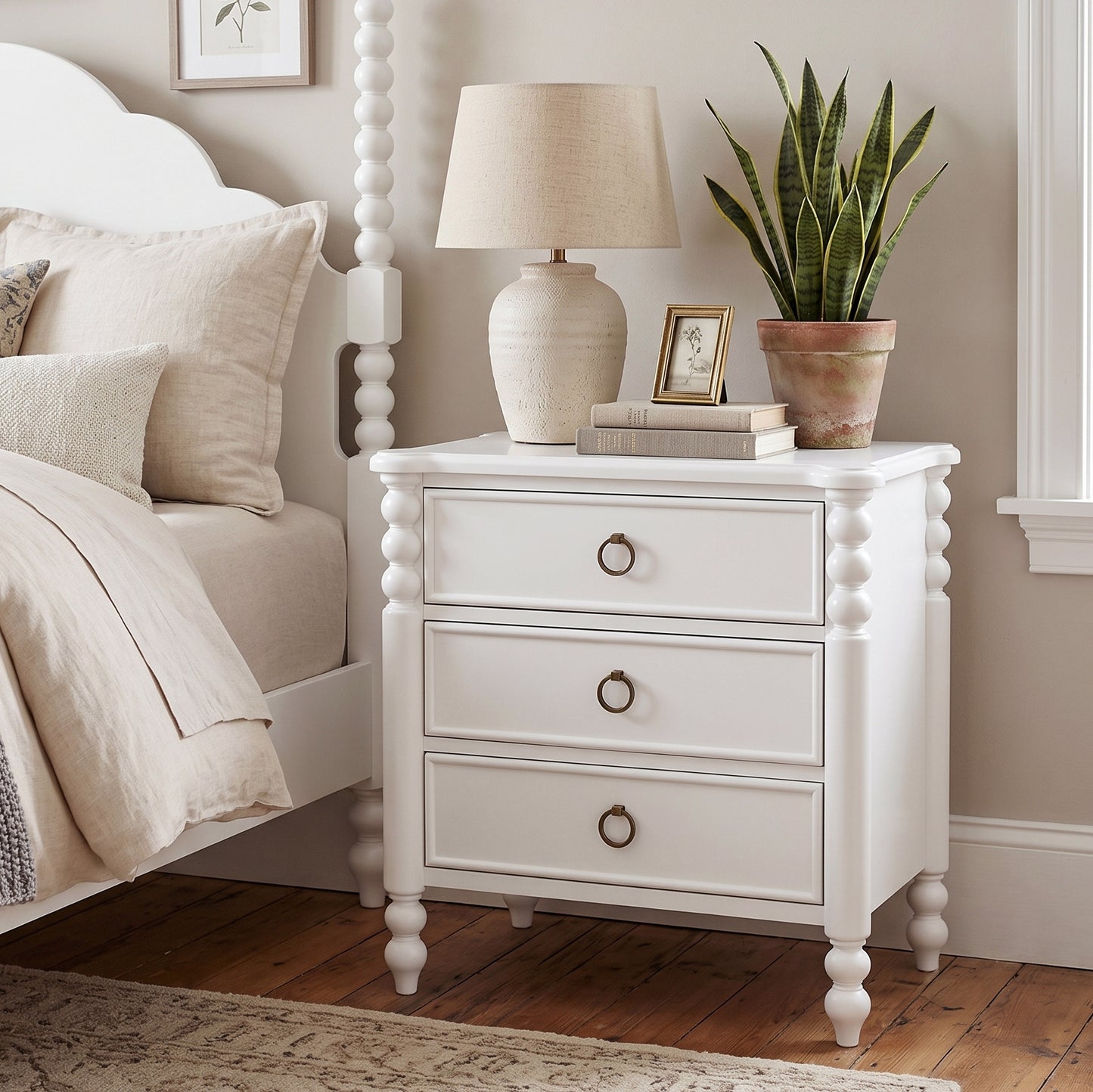 Roundhill Furniture Avellune Bedroom Collection: Poster Bed with 3 Interchangeable Post Heights, White Finish
