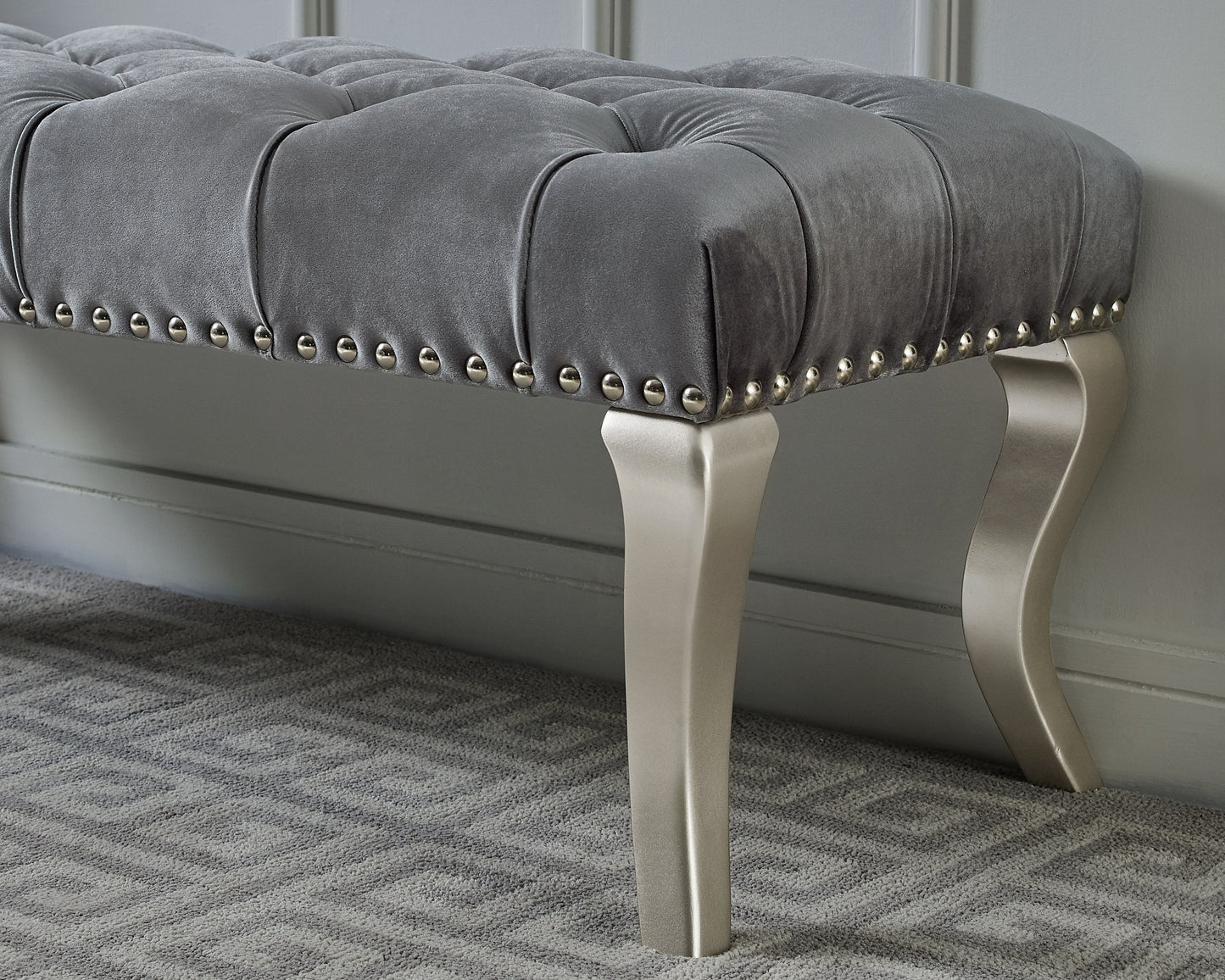 Roundhill Furniture Decor Maxem Tufted Fabric Upholstered Seat with Nailhead Trim Bench, Gray