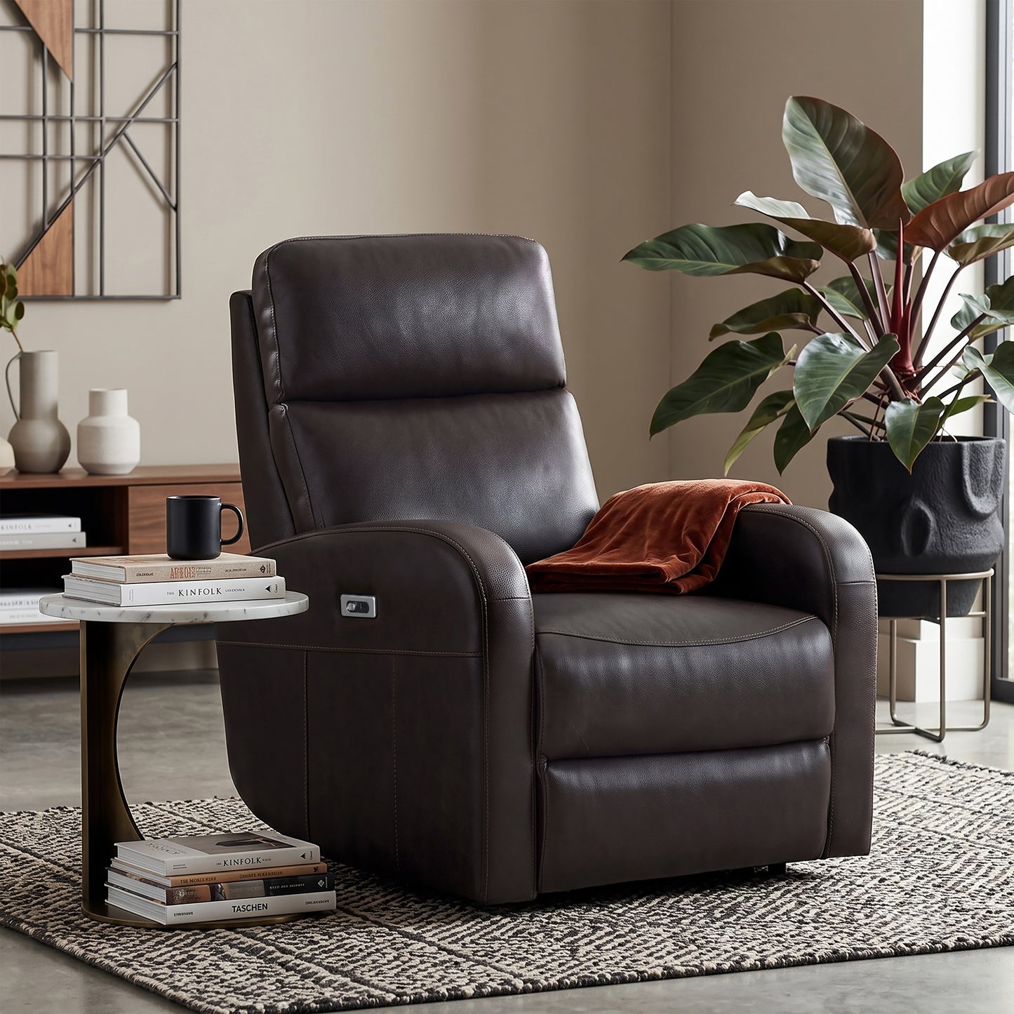 Roundhill Furniture Noah Leather Power Recliner Chair with Charging Port, One-Touch Electric Reclining Armchair