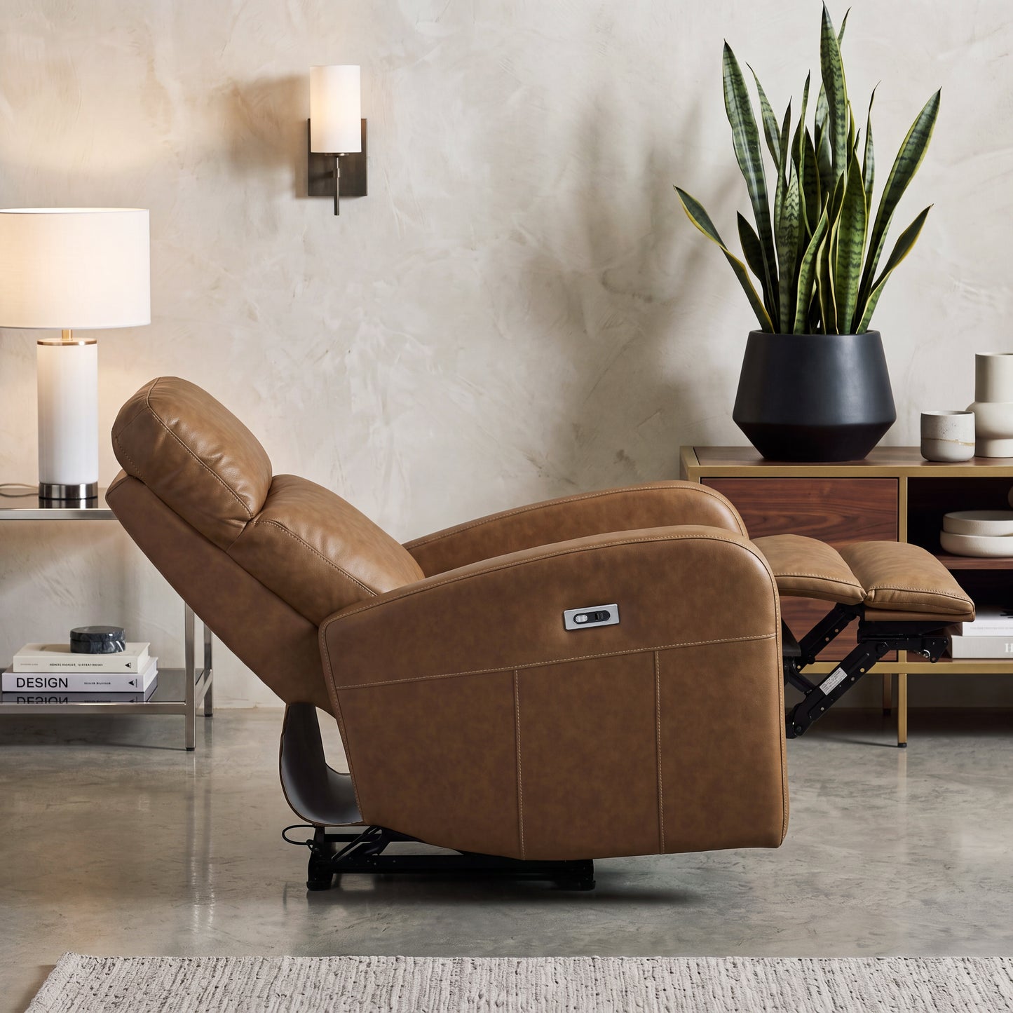 Roundhill Furniture Noah Leather Power Recliner Chair with Charging Port, One-Touch Electric Reclining Armchair