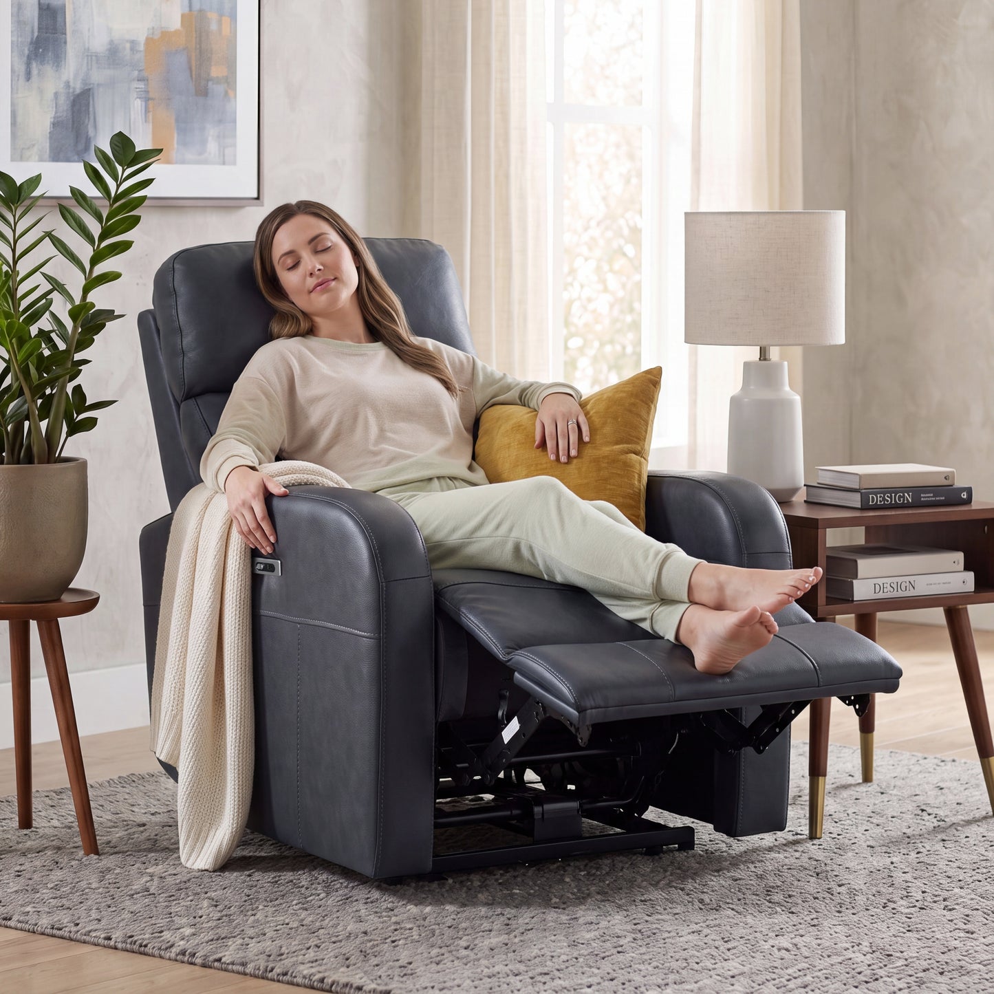 Roundhill Furniture Noah Leather Power Recliner Chair with Charging Port, One-Touch Electric Reclining Armchair