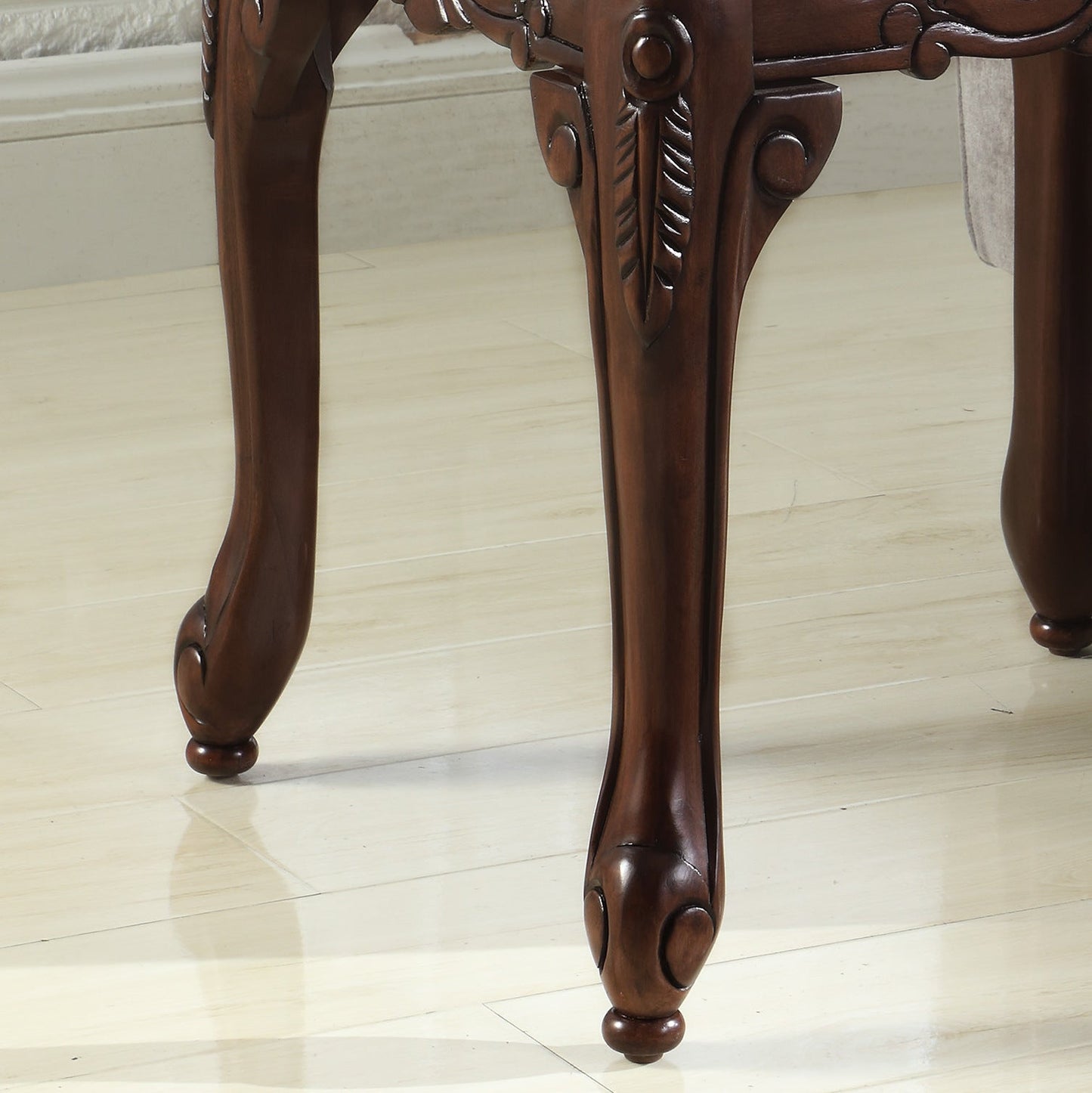 Roundhill Furniture Traditional Ornate Detailing Wood End Table, Dark Cherry Finish