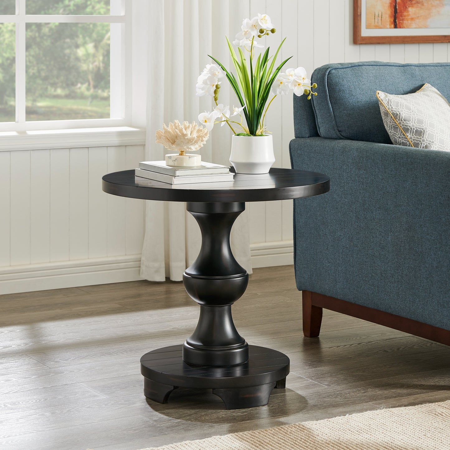 Roundhill Furniture Caesar Traditional Round Pedestal End Table