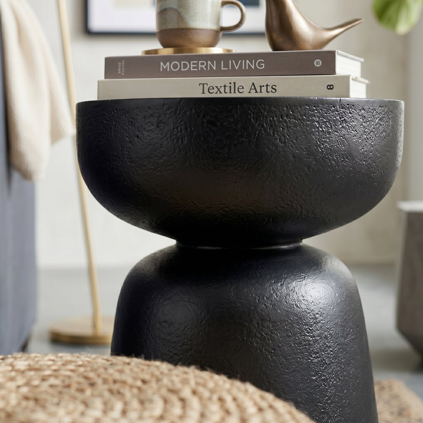 Roundhill Furniture Liora Indoor/Outdoor Sculptural Black End Table
