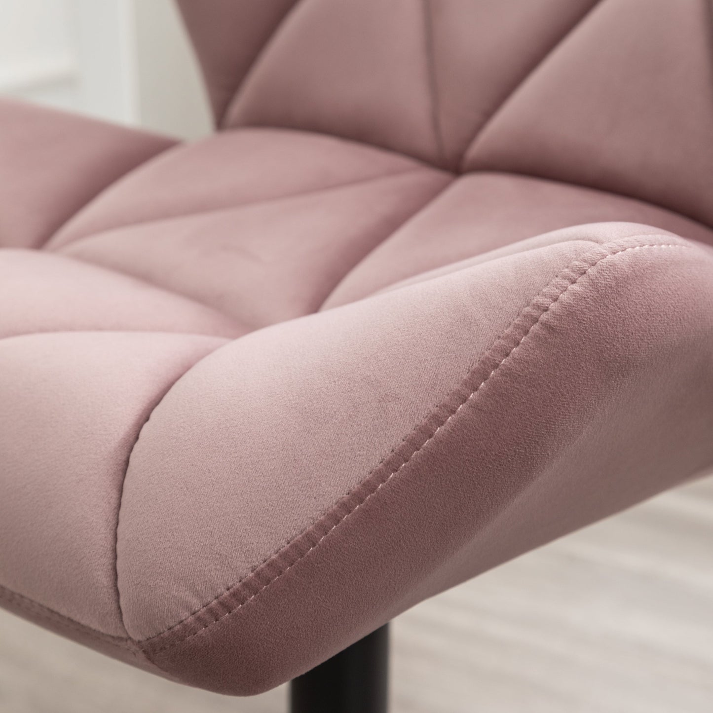 Roundhill Furniture Eldon Diamond Tufted Adjustable Swivel Office Chair, Mauve