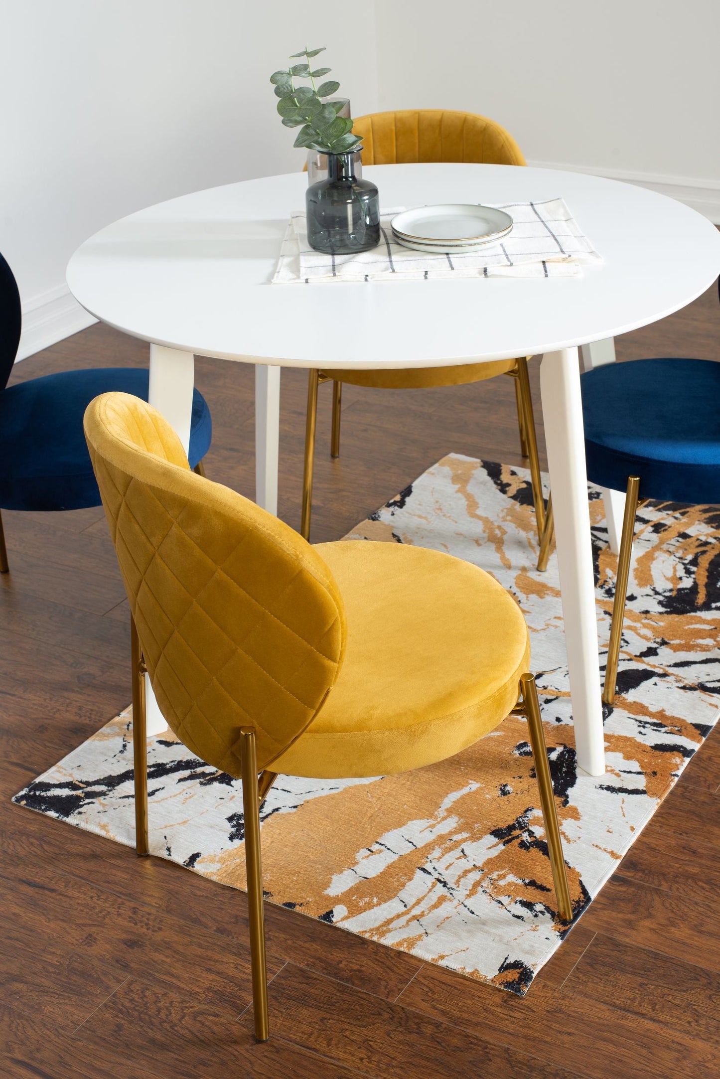 Amoa Contemporary 5-Piece Dining Set, White Round Dining Table with 4 Chairs