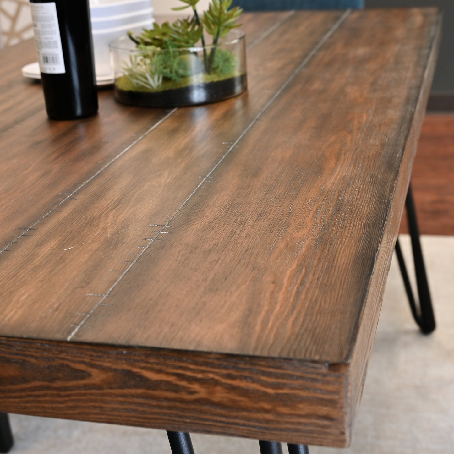 Amisos 6-Piece Dining Set, Hairpin Dining Table with 4 Chairs and a Wood Bench, 3 Color Options